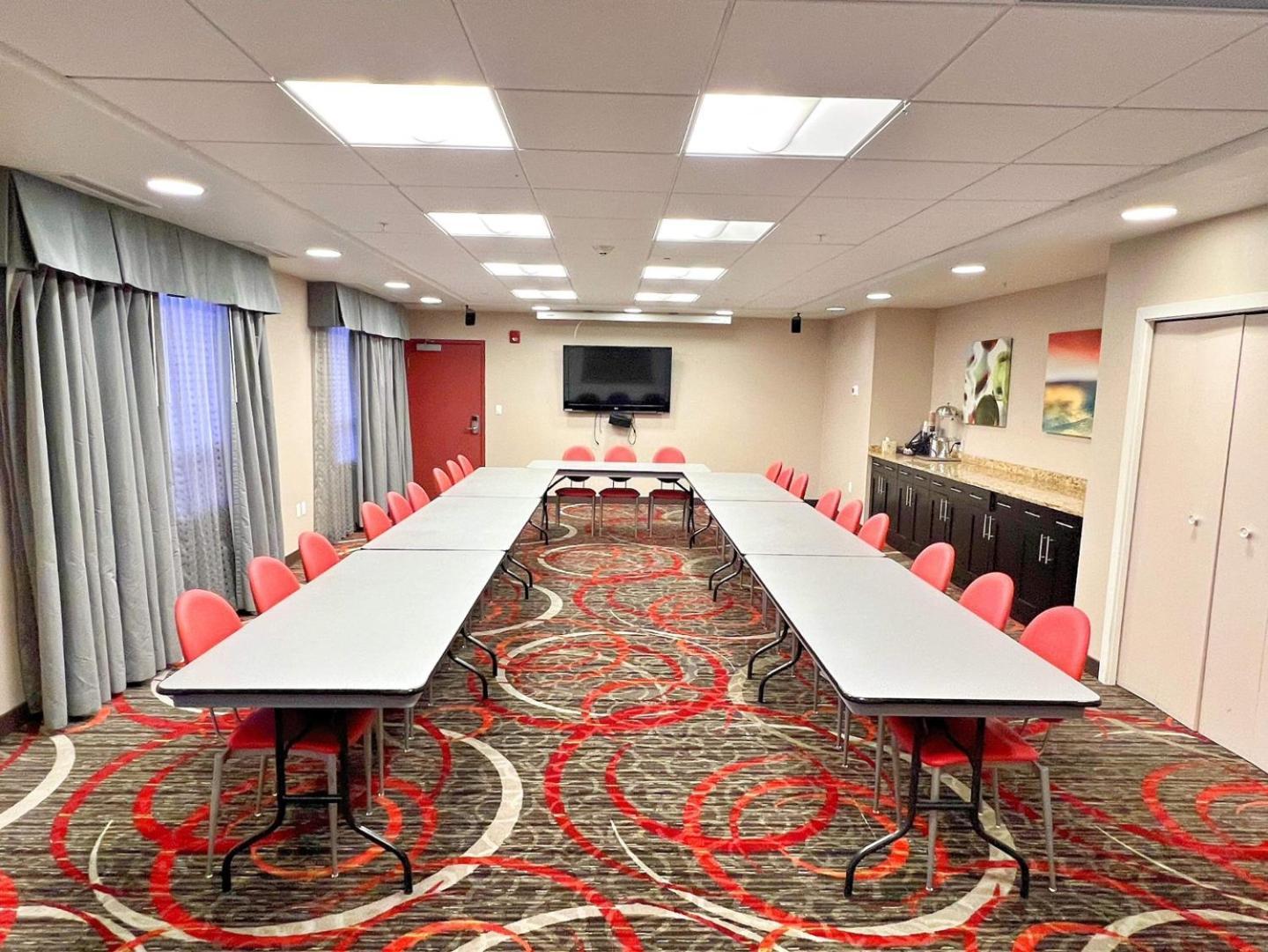 Chateau Inn & Suites Bonnyville Dış mekan fotoğraf