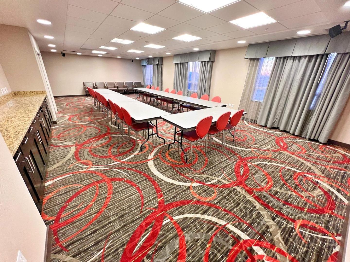 Chateau Inn & Suites Bonnyville Dış mekan fotoğraf