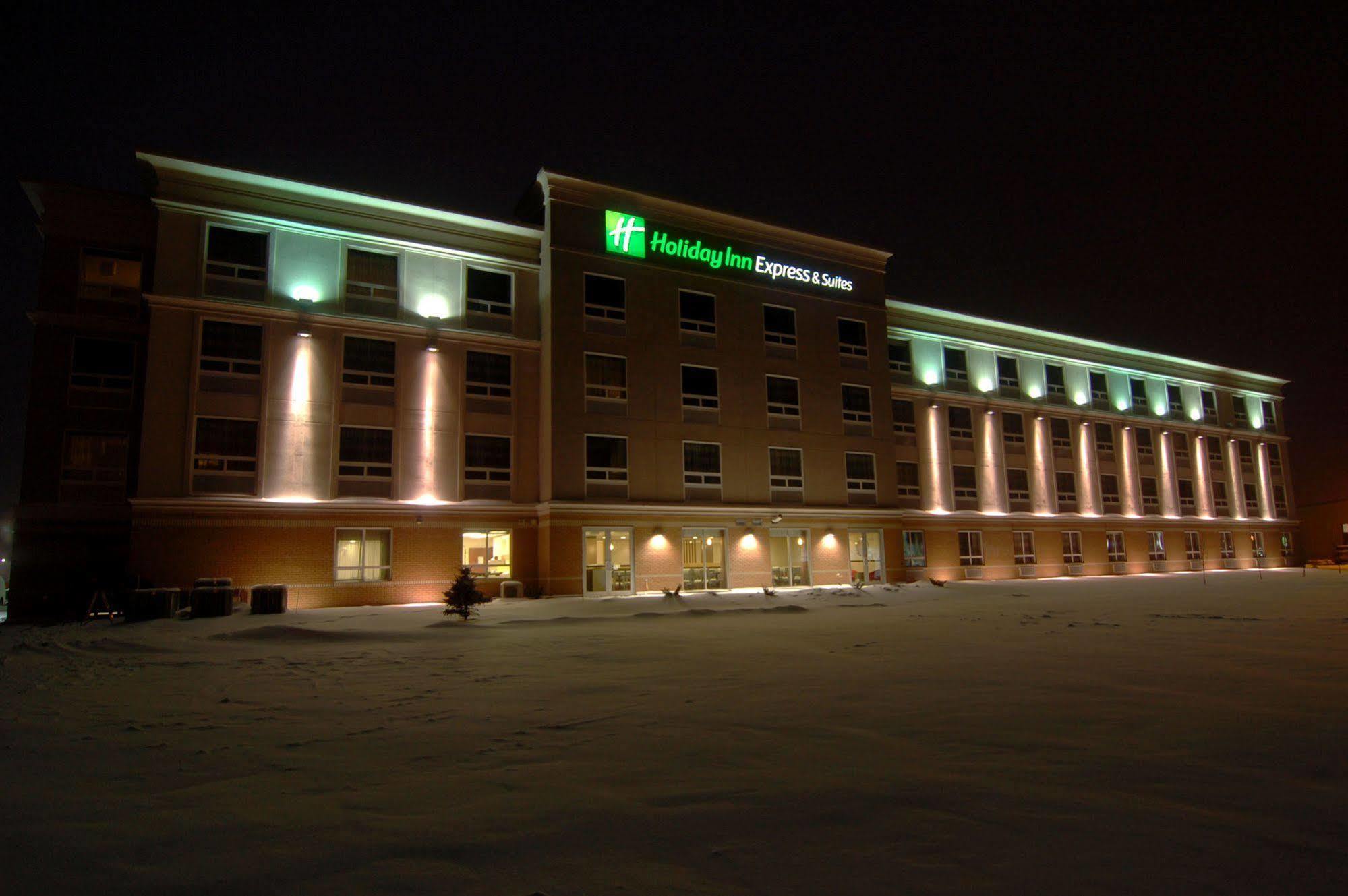 Chateau Inn & Suites Bonnyville Dış mekan fotoğraf